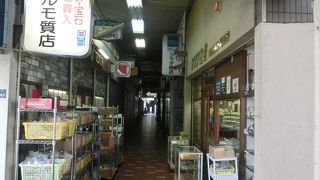 高架下はどこまでも続くよ