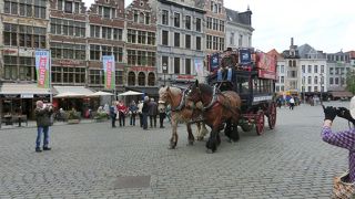 アントワープの中心広場です。