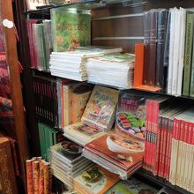 ニョニャ料理のレシピ・ブックも揃っています。