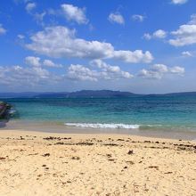 穏やかで美しい色の海