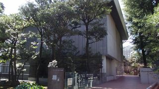 近現代建築に関係している方には非常に役立つところでは と思います