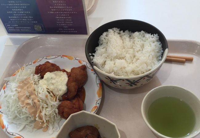 今も昔も学食はありがたい