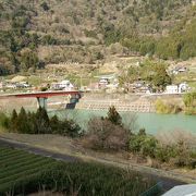 日本唯一のアプト式列車に揺られて絶景を楽しむ