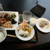 沖縄料理中心です。