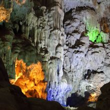 鍾乳洞の中です。