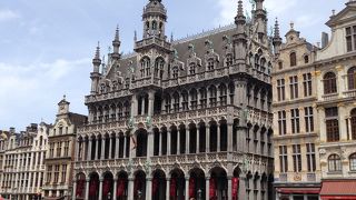 月曜日は閉まっていました