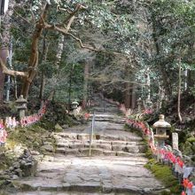 参道にある千体地蔵