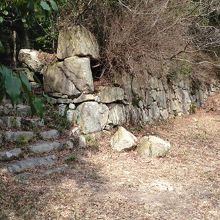 伝平井氏屋敷の虎口と石垣