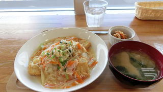 眺めのよいカフェ