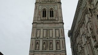 階段を上った先には