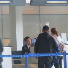 サービス精神ゼロの東方航空、東浦航空のカウンター