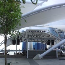 屋外シアターのあたり