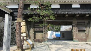 見どころ一杯の重厚な名城でした。