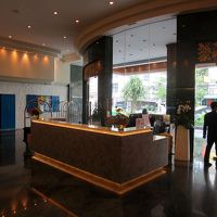 ロビーにはベルデスクや…