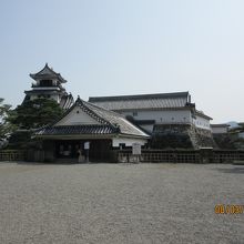 本丸御殿と天守閣