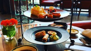 絶景を見ながらアフタヌーンティー