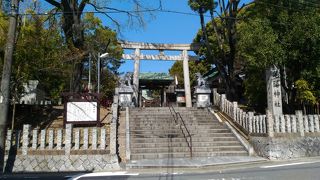 佐久間氏の居城跡に立つ神社