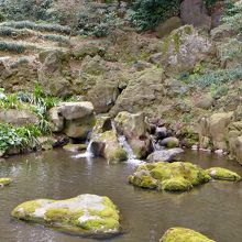 これでも滝のつもりです