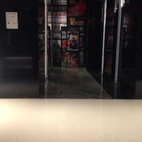 ロビーからエレベーター方向