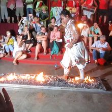 火渡りのショー