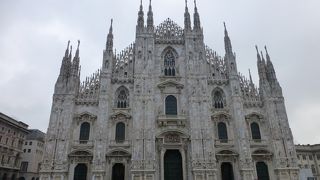 大聖堂・正面部の堂々とした`派手さ`