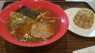 フードコート内