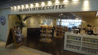 リゾート感のあるコーヒーショップ