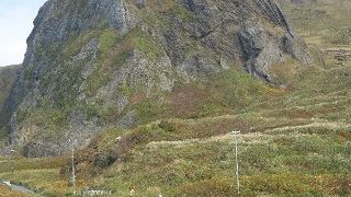 桃岩を見下ろす