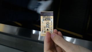 スイカもパスモも使えない「ゆいレール」