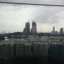 乗車する直前に雨が降り出しました