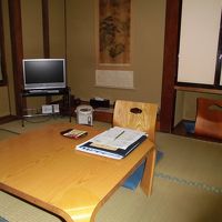 和室６畳で、ちょっと狭い