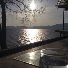 帰りに寄ったカフェから見た琵琶湖です。