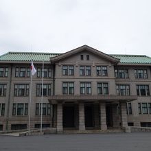 レトロな雰囲気の宮内庁庁舎