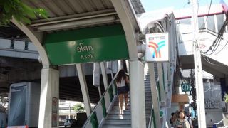 MRT直結で便利です