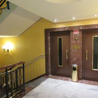 廊下とエレベーター