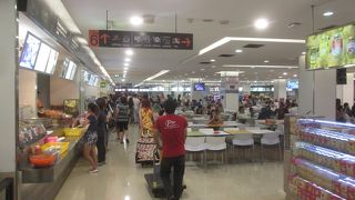 フードコート（プラチナムファッションモール）