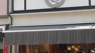 可愛らしいお菓子と雑貨がたくさん♪