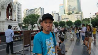 伊勢丹のすぐ前