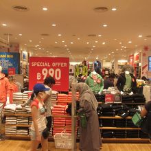 ユニクロ (セントラルワールド店)