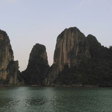 凹凸の激しい島