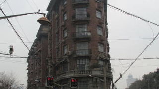 武康路には著名文化人や政界の大物などが住んでいました。