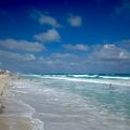 青い海と青い空と白い砂浜