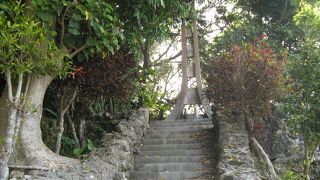 １万柱の戦死者を祀る