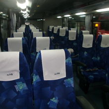 平日朝一の高速「なよろ」号、ガラガラでした・・・。