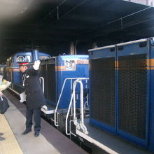 最終列車はディーゼル2台での牽引でした