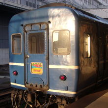 札幌駅にて、朝日に照らし出された最後尾の”お顔”の様子