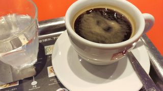 イタリアのイリー社のお店です。