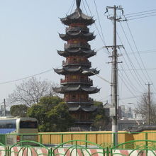 龍華駅で下車、工事中で迂回する。