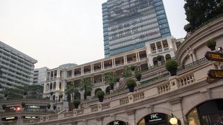 立地便利なショッピングモール