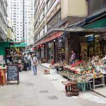 あらゆるチャイナテイスト雑貨が並んでいます